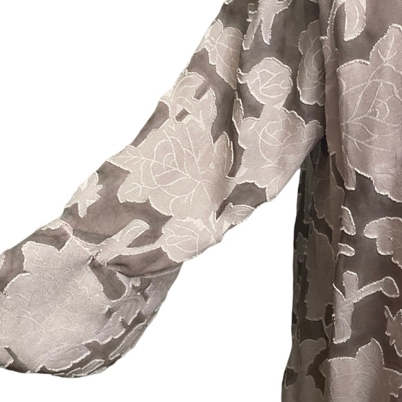 Bellambra nude pink textured burnout pattern 3/4 ruffle sleeve blouse top small - Picture 3 of 10